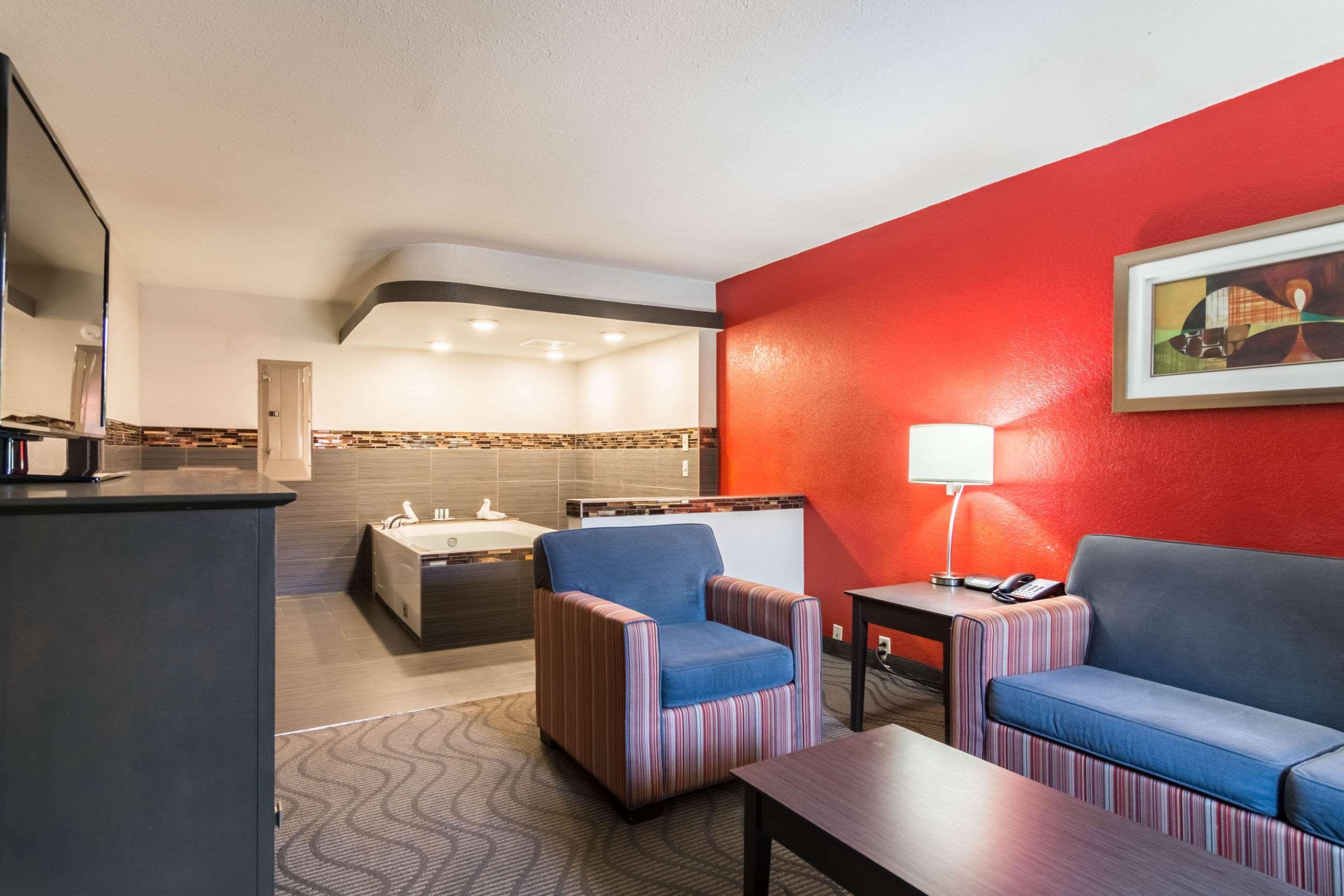 Clarion Inn & Suites Russellville I-40 Luaran gambar