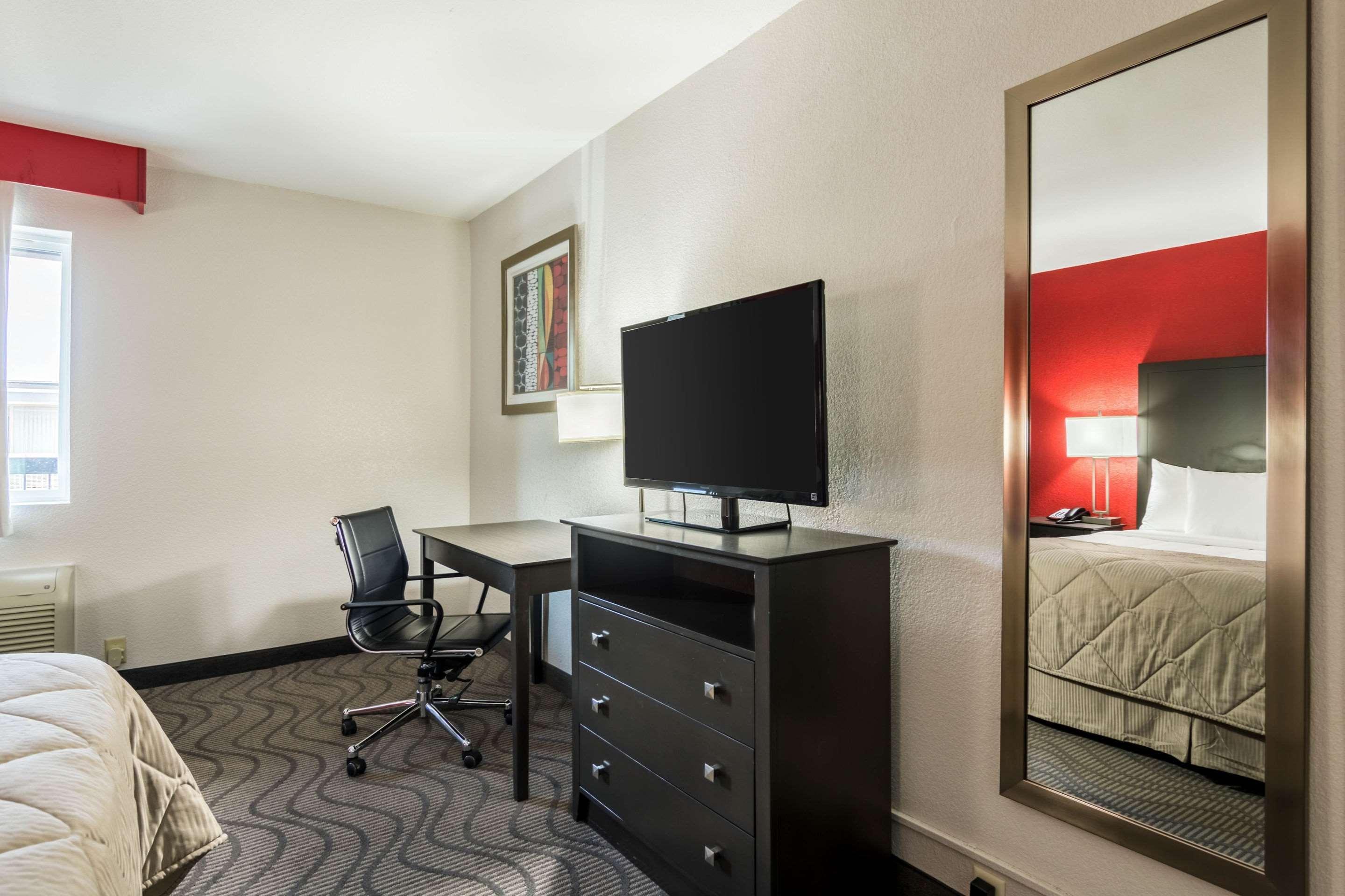 Clarion Inn & Suites Russellville I-40 Luaran gambar