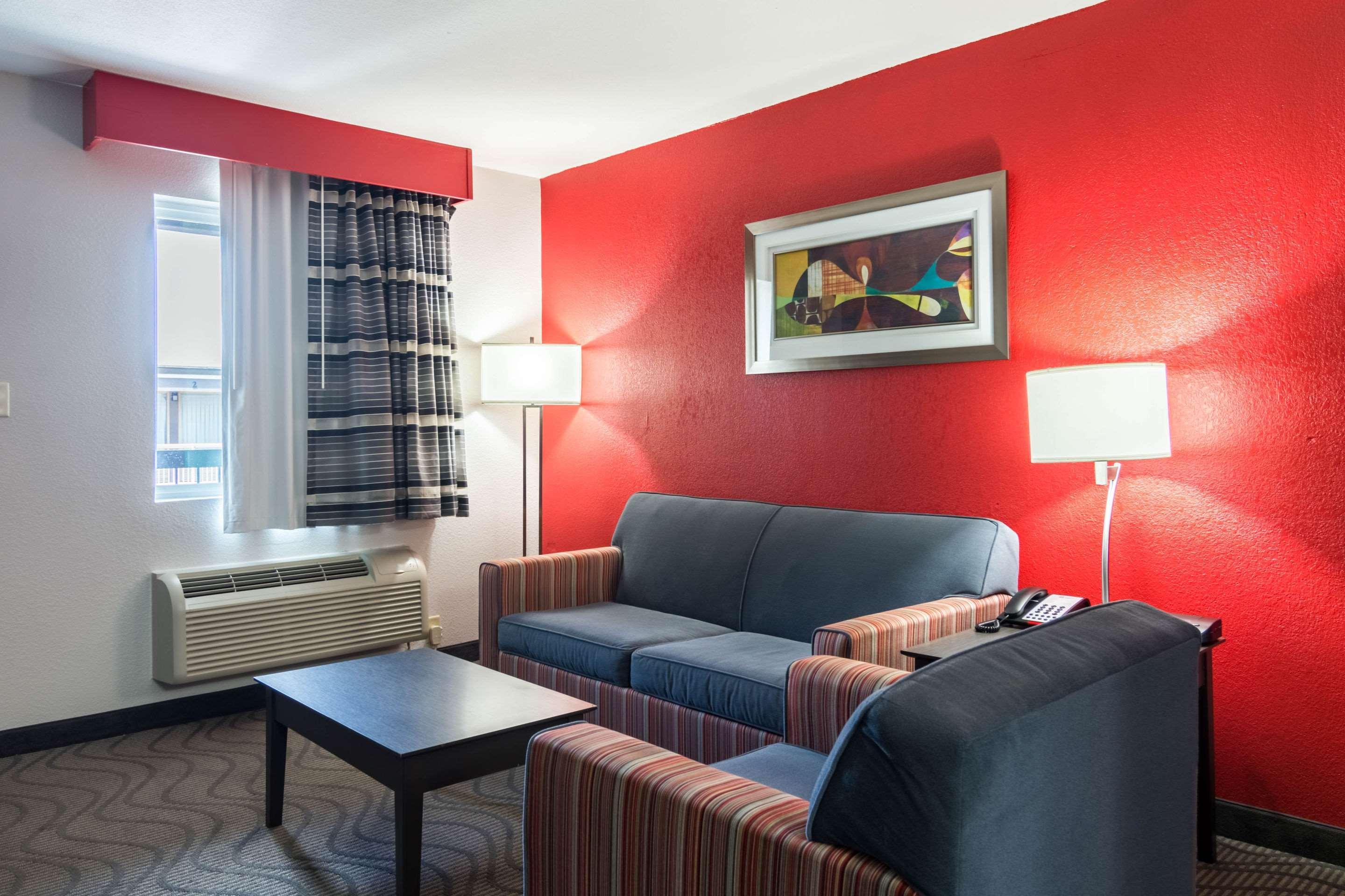 Clarion Inn & Suites Russellville I-40 Luaran gambar