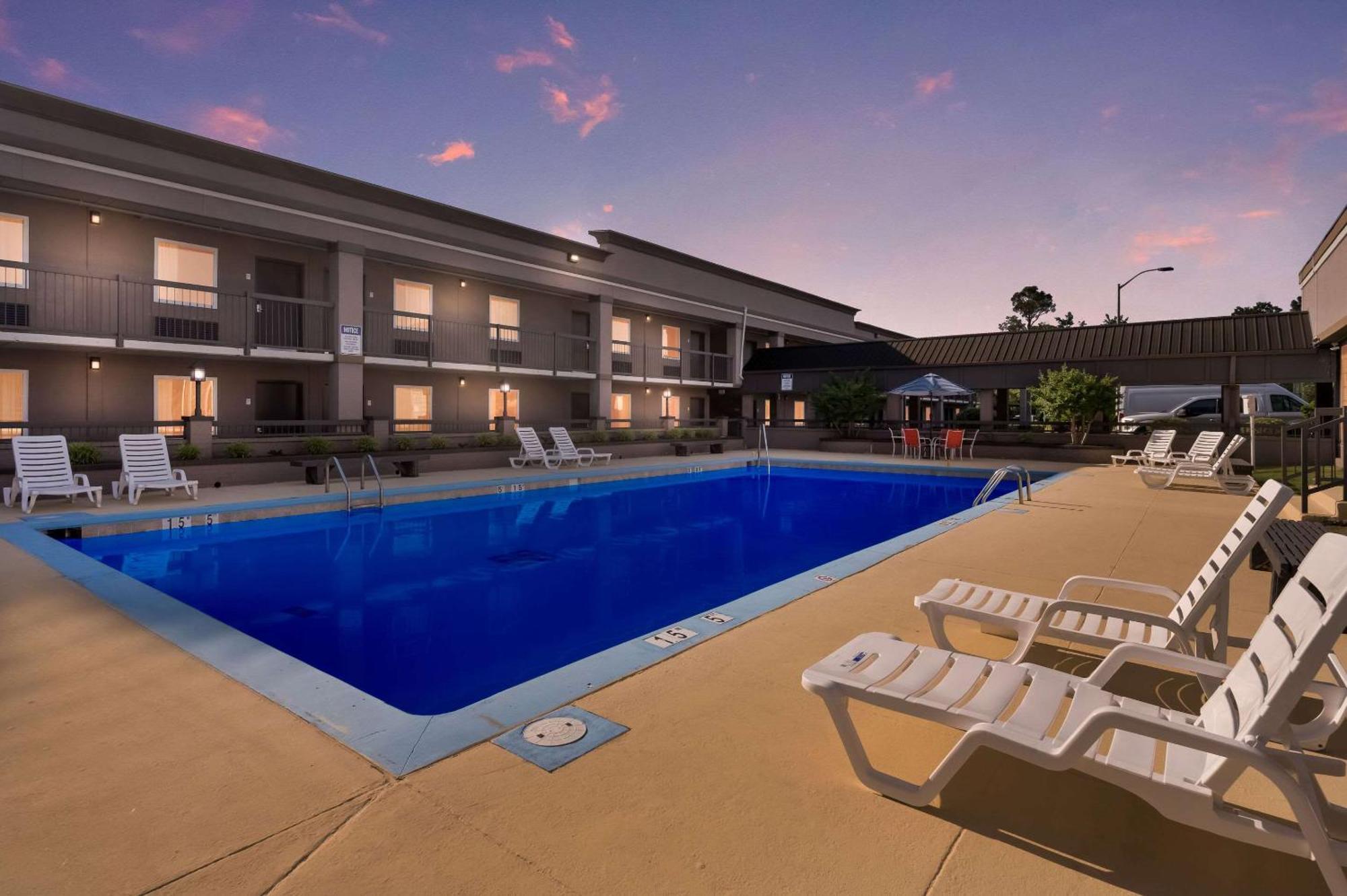 Clarion Inn & Suites Russellville I-40 Luaran gambar