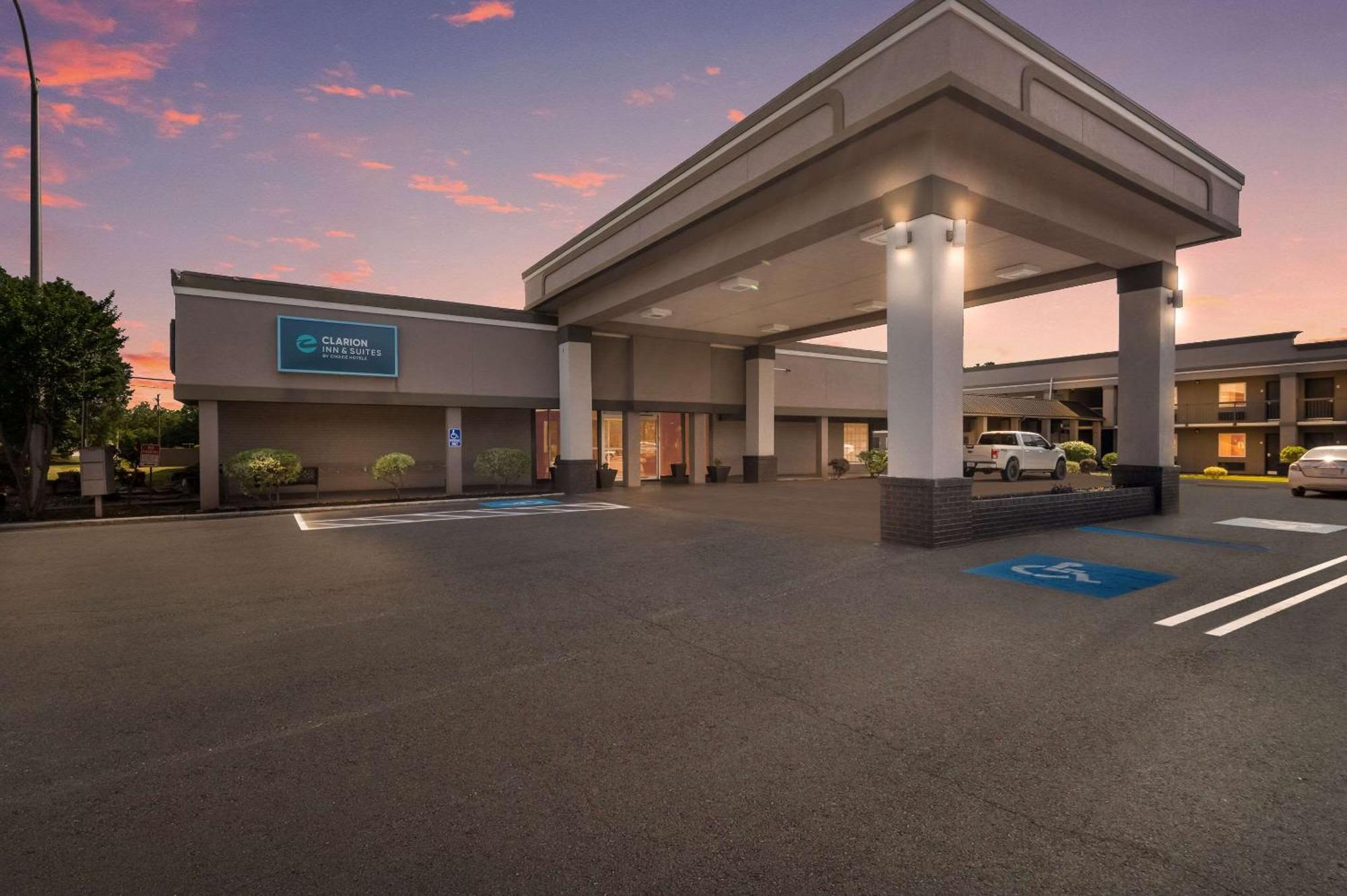 Clarion Inn & Suites Russellville I-40 Luaran gambar
