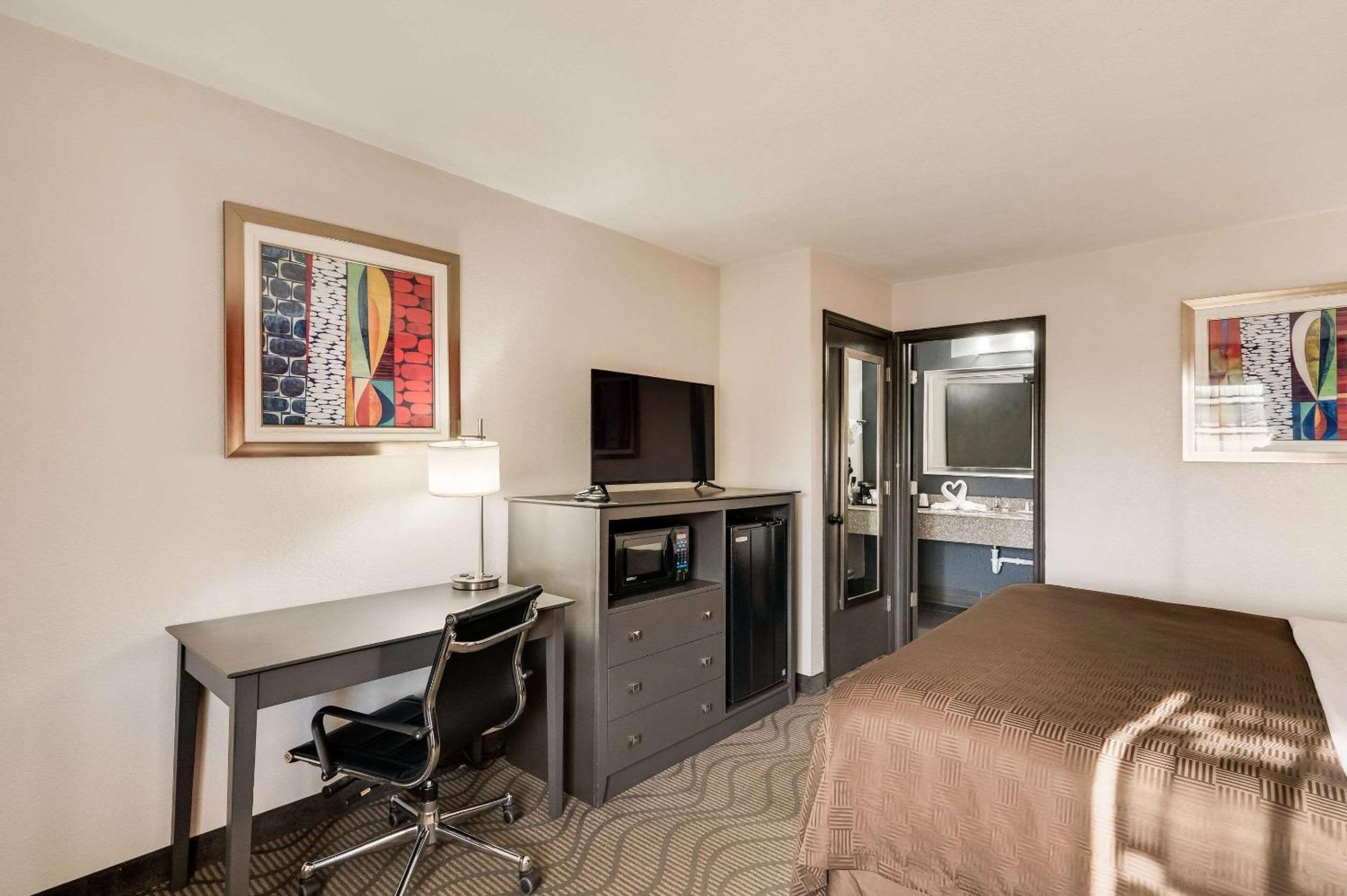 Clarion Inn & Suites Russellville I-40 Luaran gambar