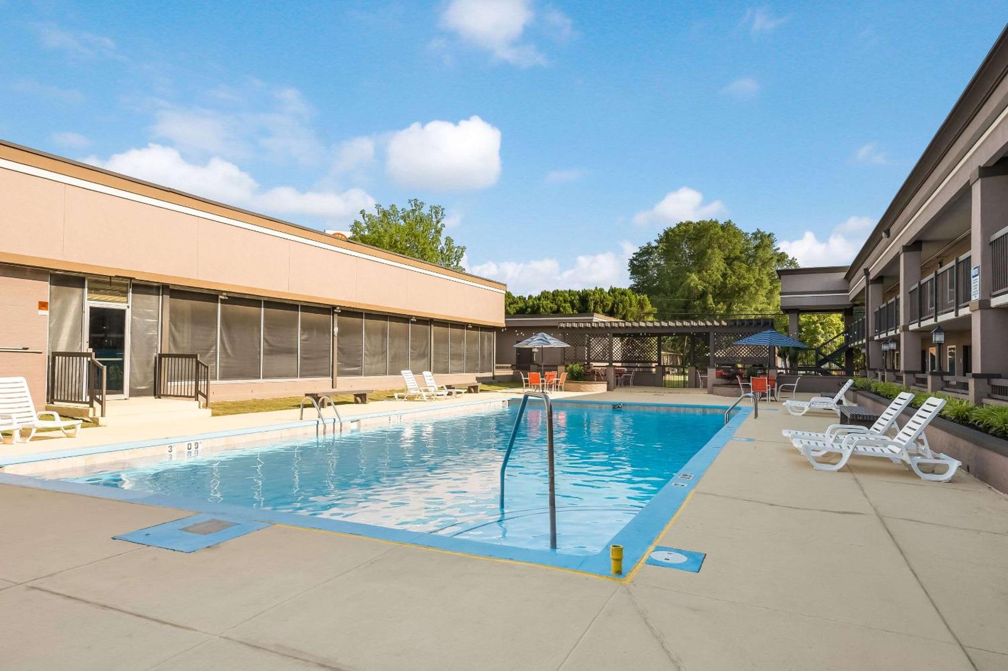 Clarion Inn & Suites Russellville I-40 Luaran gambar